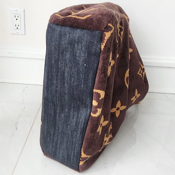 Brown LV towel Women's Large Tote - Picture 5 of 7